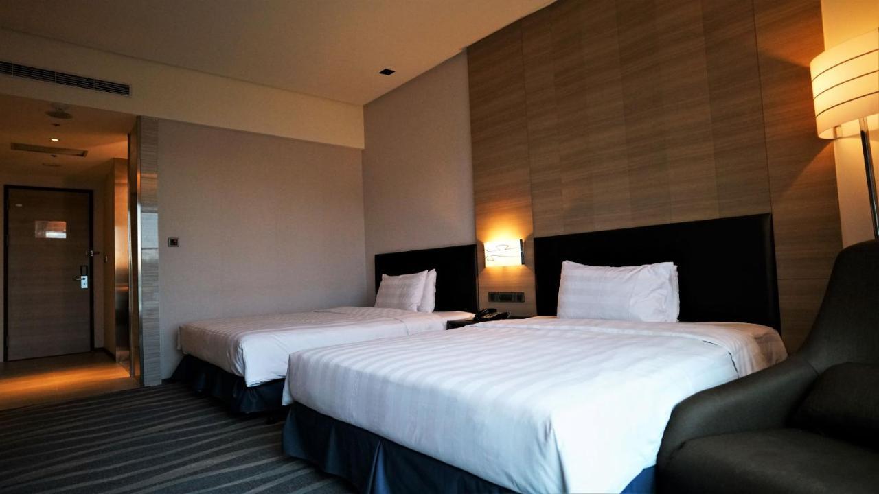 City Suites - Kaohsiung Chenai Екстериор снимка