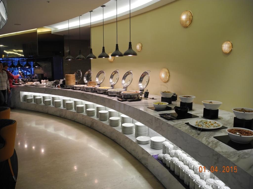 City Suites - Kaohsiung Chenai Екстериор снимка
