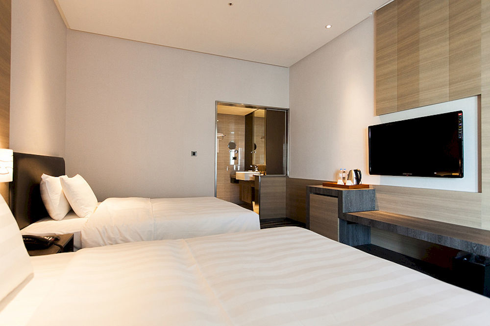City Suites - Kaohsiung Chenai Екстериор снимка
