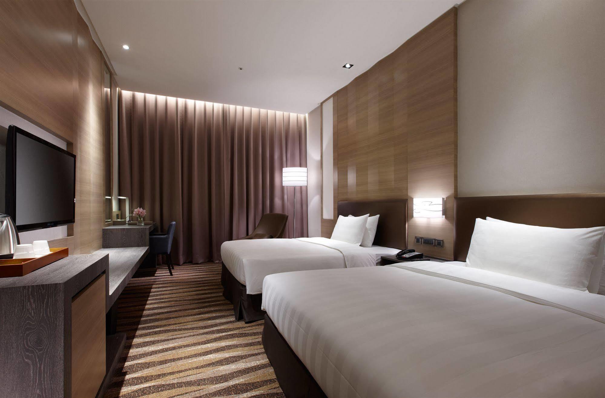 City Suites - Kaohsiung Chenai Екстериор снимка